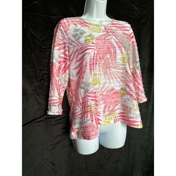 C.D. Petites, pink, gray & yellow  tropical print, 3/4 sleeve top Size PM - Picture 3 of 4
